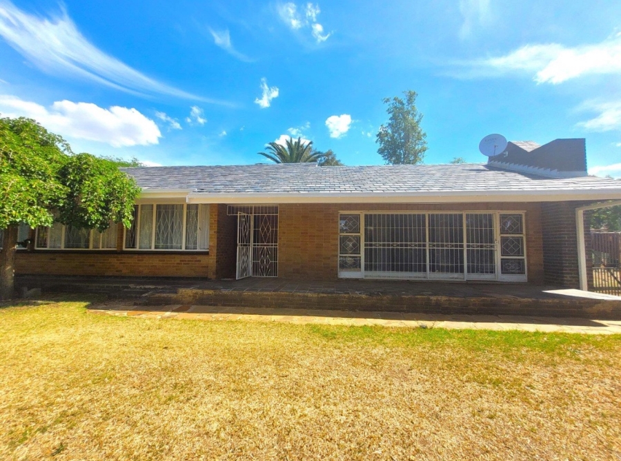 5 Bedroom Property for Sale in Dan Pienaar Free State